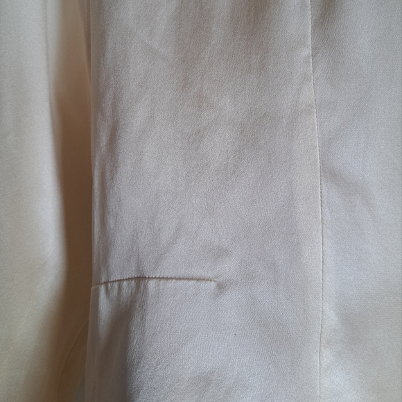 100% Silk Vintage Banana Republic Blouse - Size Small - Cream W/Notched Collar - Picture 7 of 8